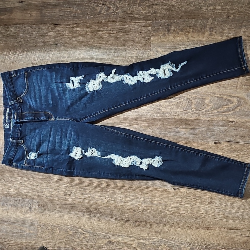 No Boundaries High Rise Blue Jeans with Trendy Distressing